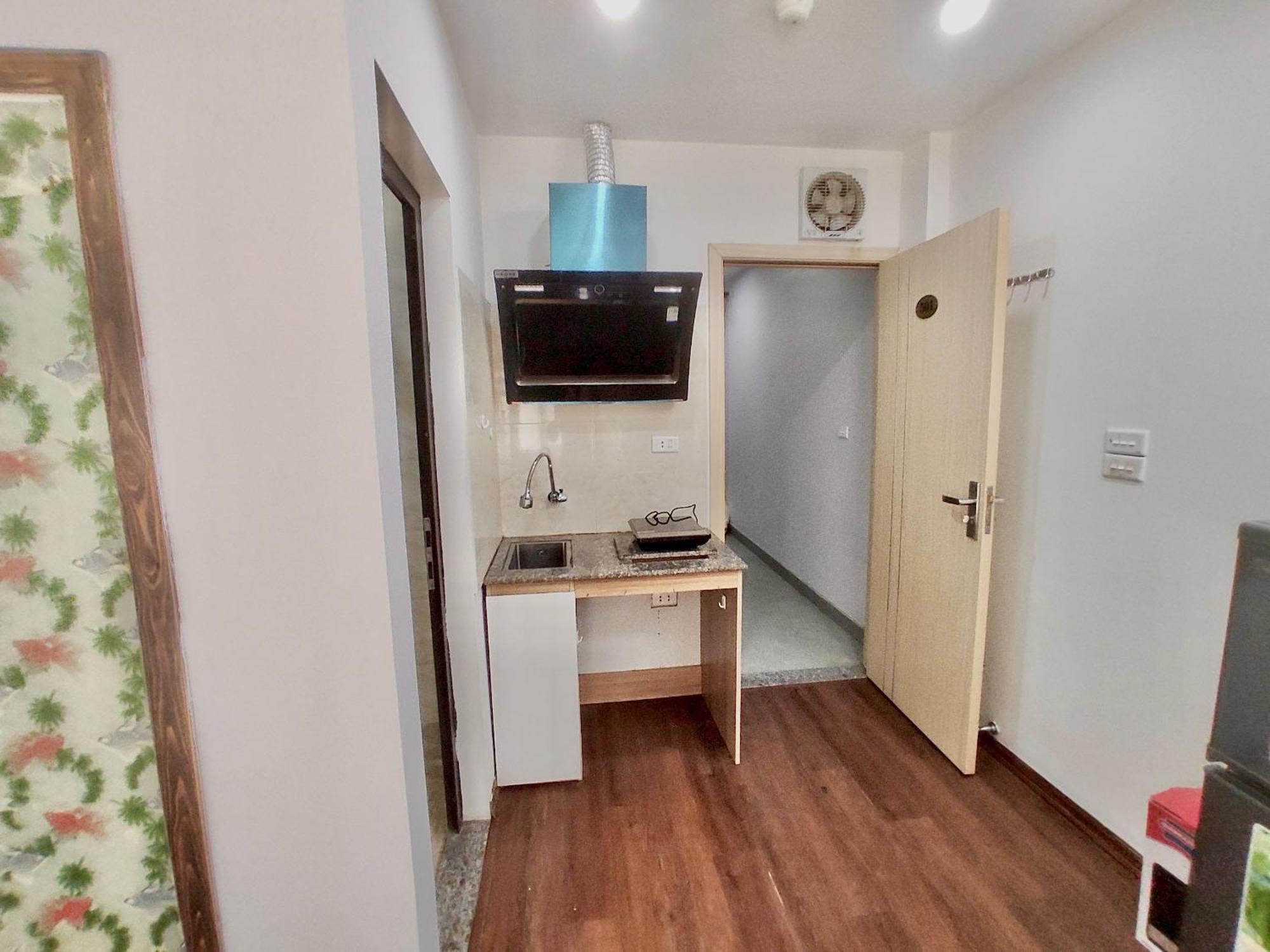 Era Apartment Ham Long Hanoi Buitenkant foto
