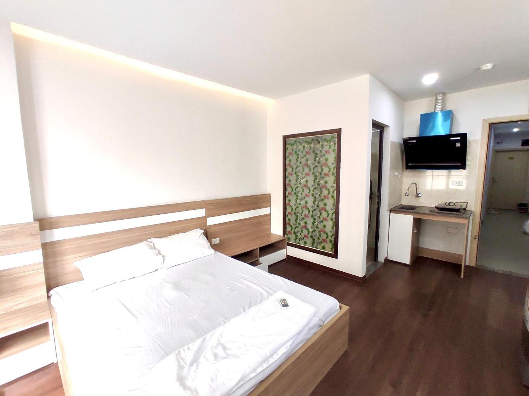Era Apartment Ham Long Hanoi Buitenkant foto