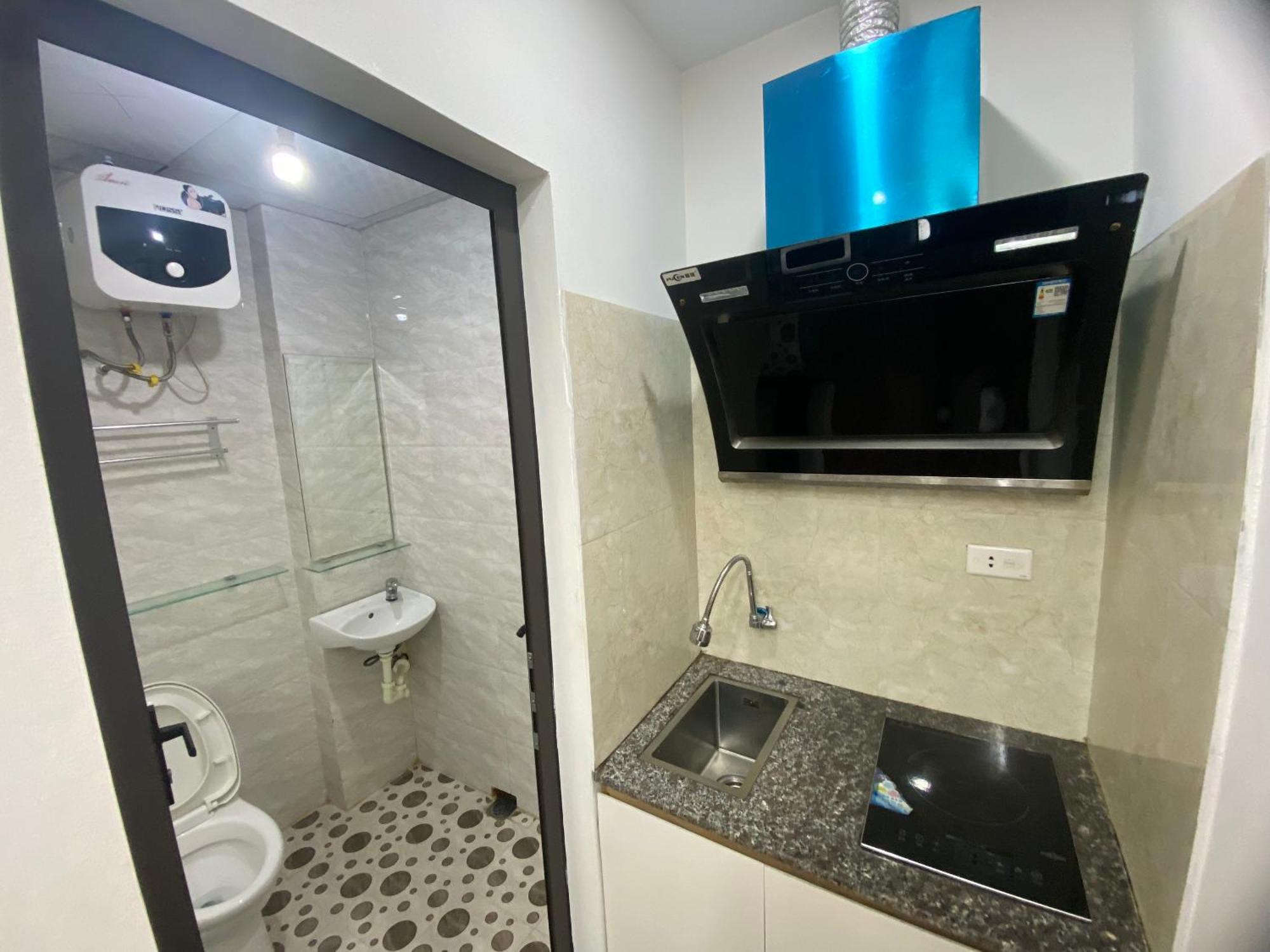 Era Apartment Ham Long Hanoi Buitenkant foto