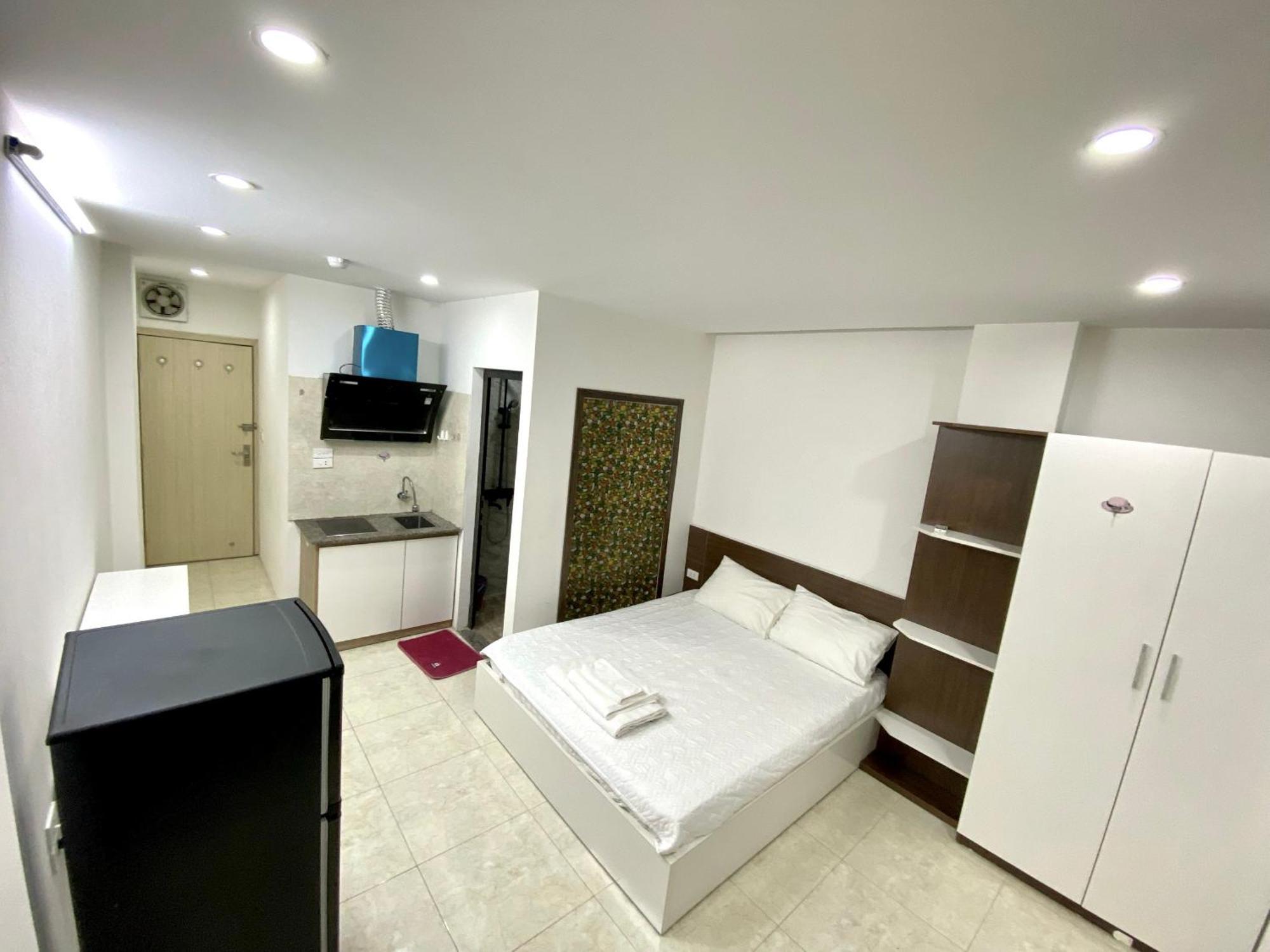 Era Apartment Ham Long Hanoi Buitenkant foto