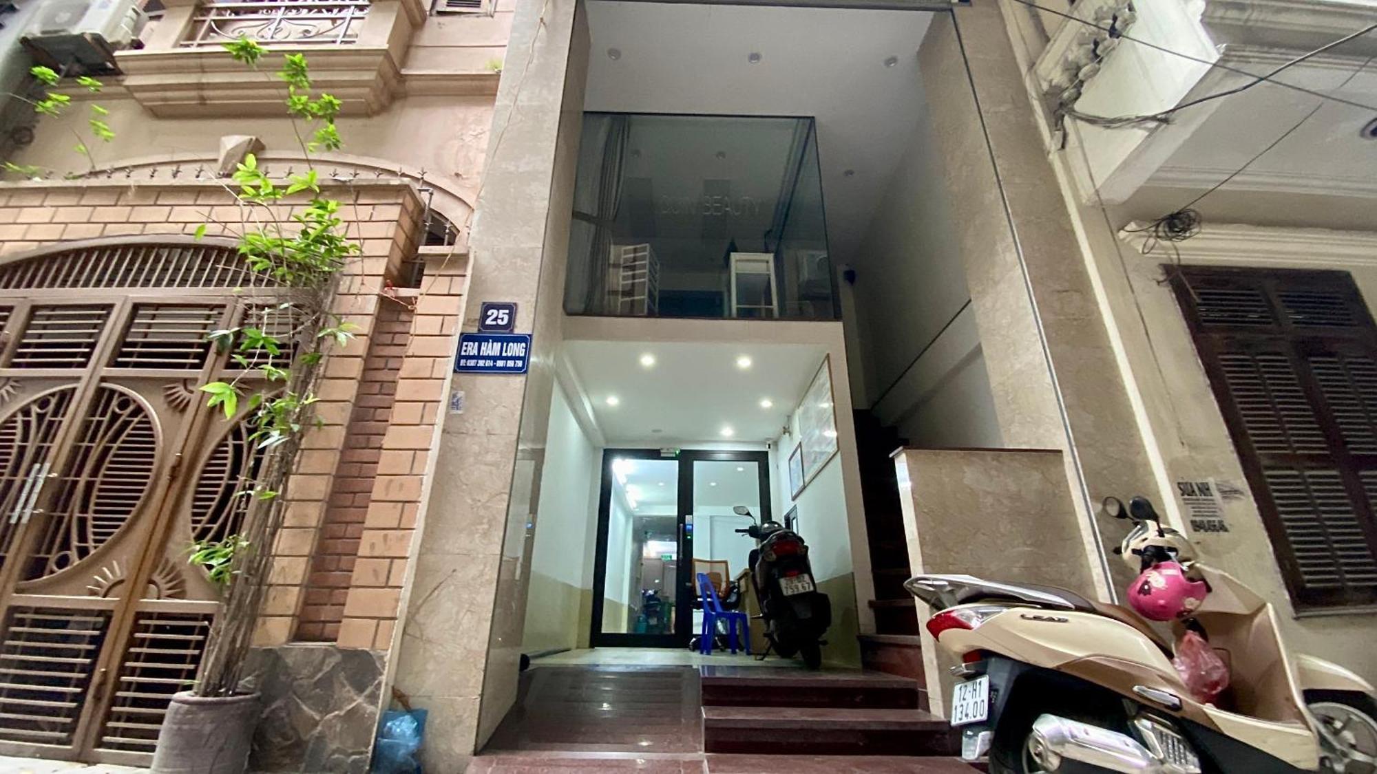 Era Apartment Ham Long Hanoi Buitenkant foto