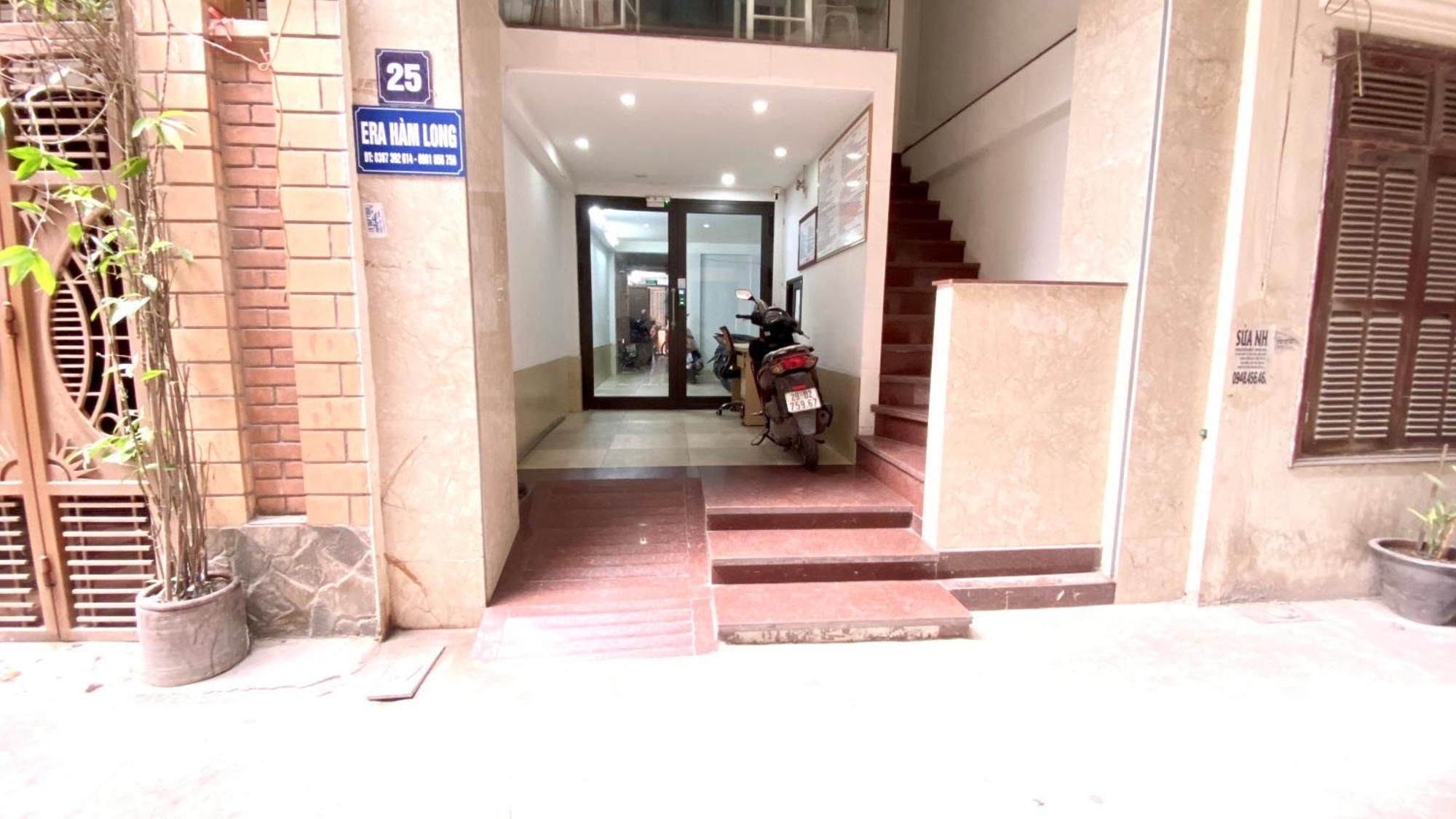 Era Apartment Ham Long Hanoi Buitenkant foto